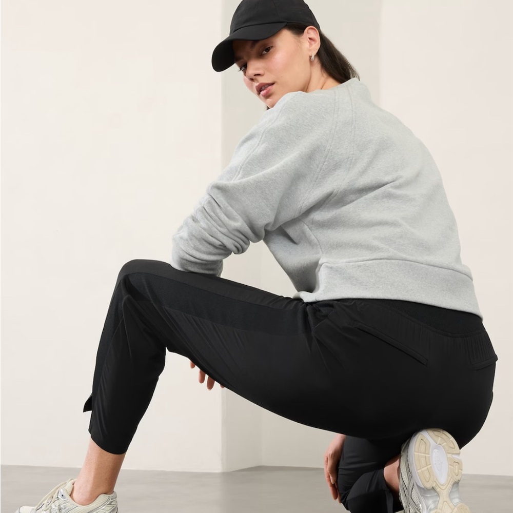 Athleta Brooklyn Black Ankle Walking Pants 6 Casual Athleisure